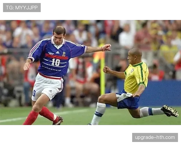 齐达内足球哲学：以战术灵活性与团队精神重塑现代足球新格局