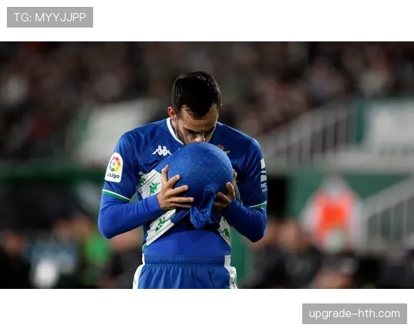 黄潜新时代：西甲新星闪耀赛场，稳健表现引未来可期